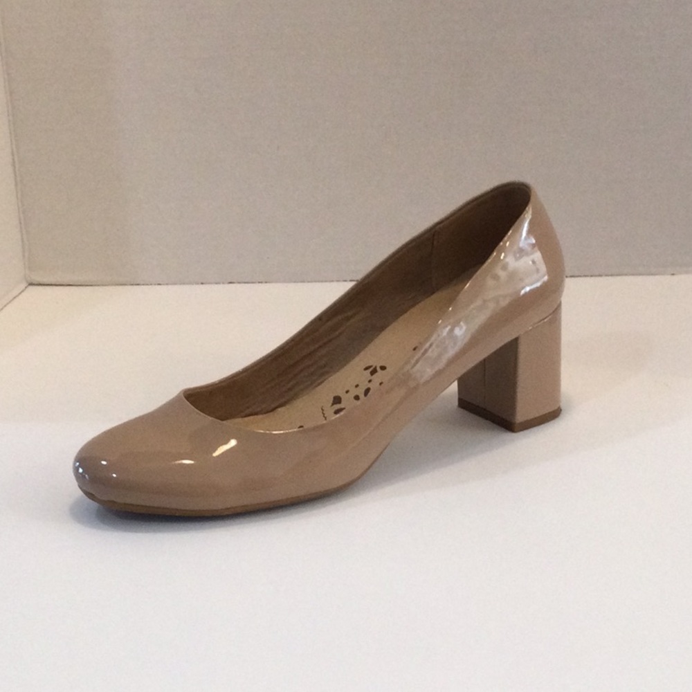 CL by Laundry Tan Block Heel Pumps